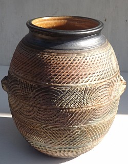 grand vase décor gravé : H: 40cm